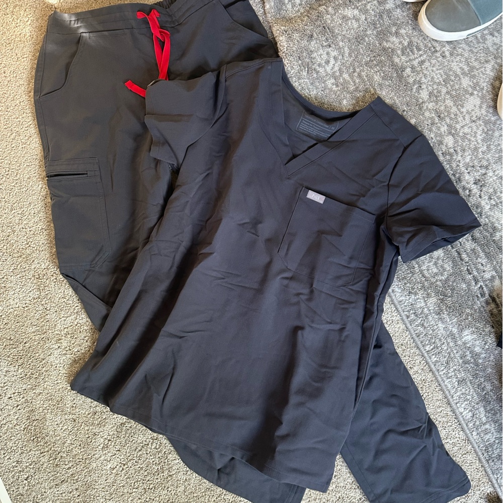 FIGS Womens XS Caterina shirt Yola pants worn once in charcoal